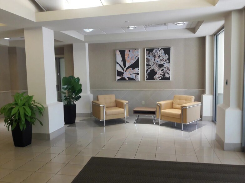 More Photos Of 2601 Cattlemen Rd, Sarasota Medical For Lease