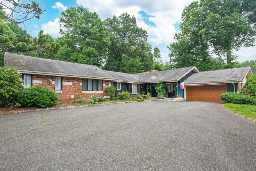 Primary Photo Of 326 Changebridge Rd, Pine Brook Office Residential For Sale