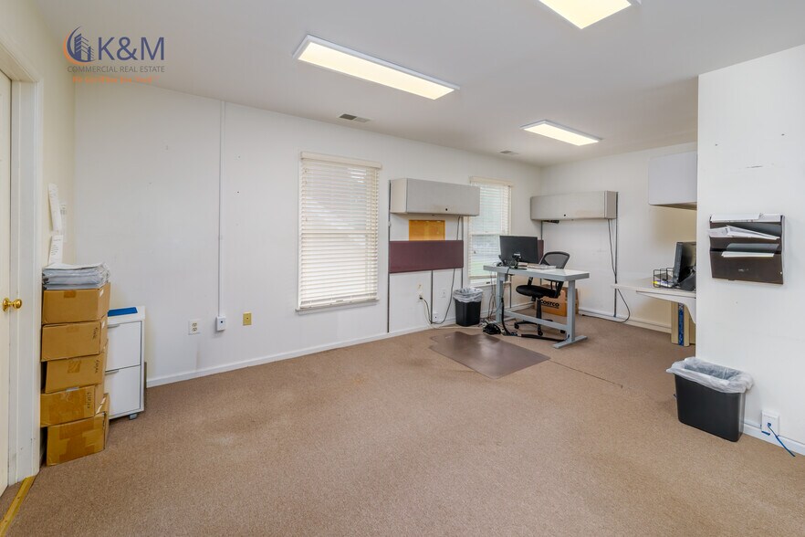 More Photos Of 10520 Warwick Ave, Fairfax Medical For Sale