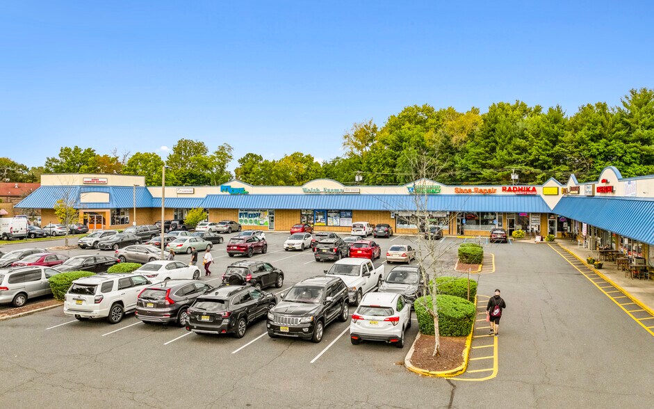 More Photos Of 20-116 Flock Rd, Mercerville Storefront For Lease