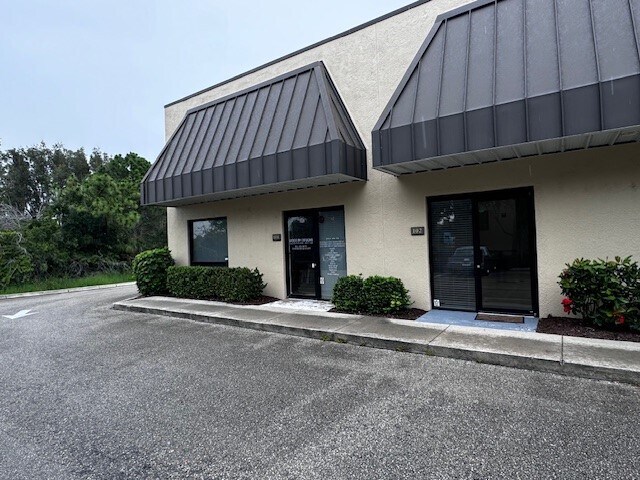 More Photos Of 7345 International Pl, Sarasota Light Manufacturing For Lease