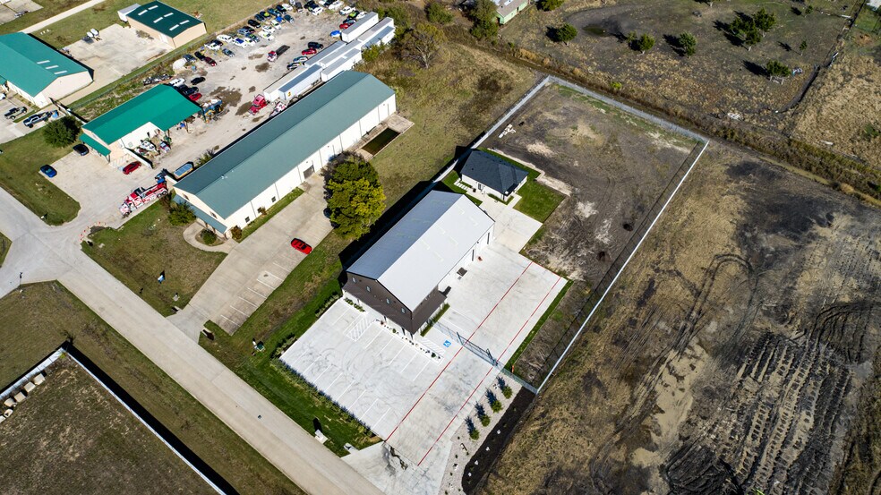 More Photos Of 2924 Ruger Dr, Royse City Warehouse For Lease