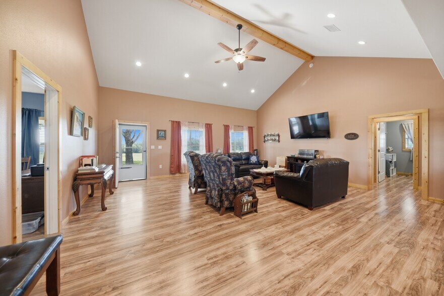 More Photos Of 126 S Berlin Rd, Brenham Specialty For Sale