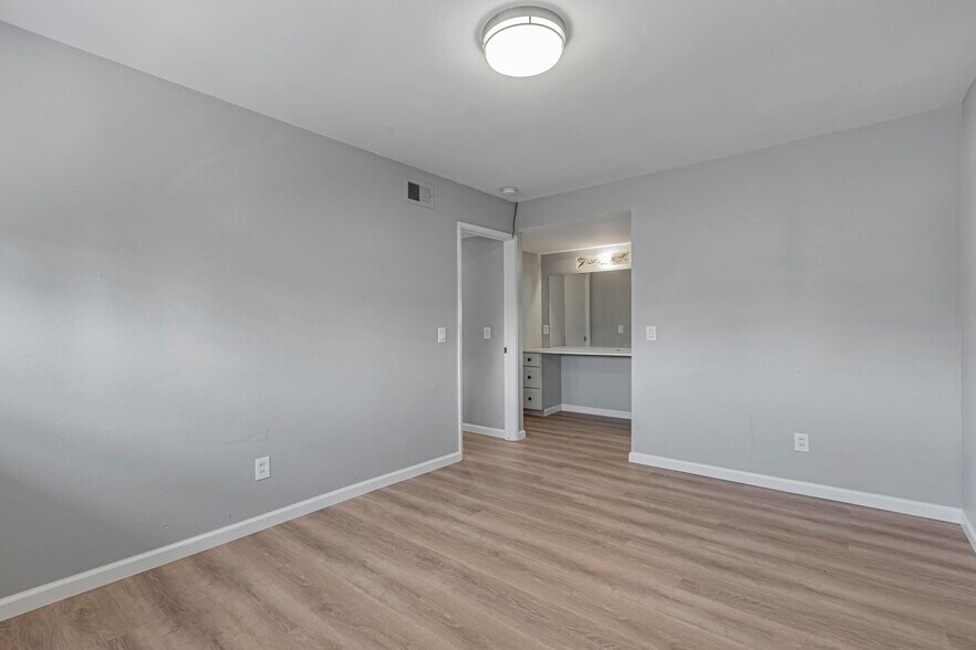 More Photos Of 477 Greendale Way, San Jose Apartments For Sale