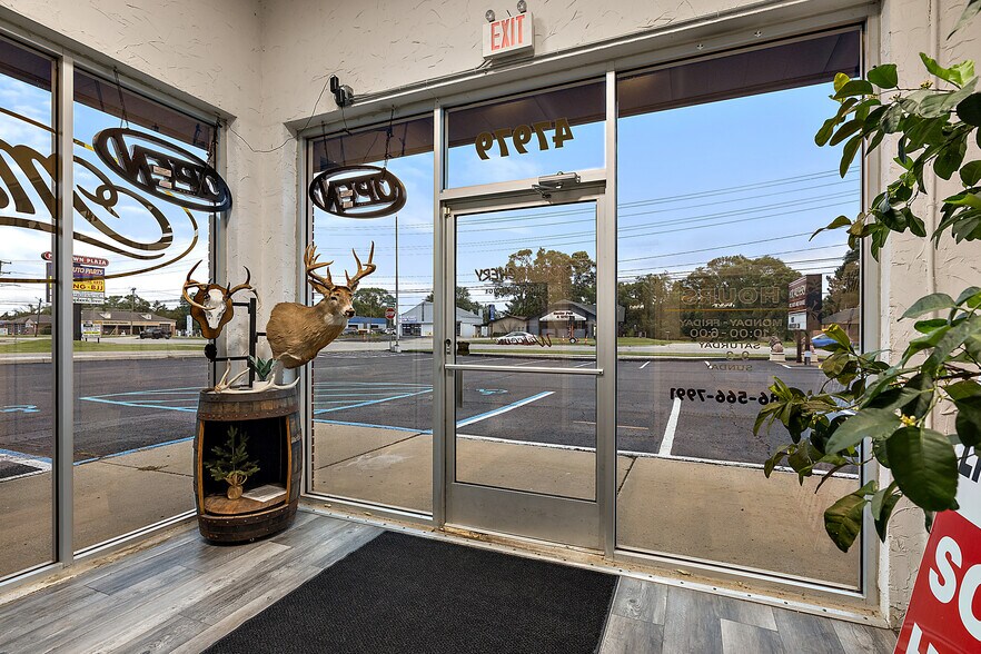 More Photos Of 47979 Van Dyke, Shelby Township Freestanding For Sale