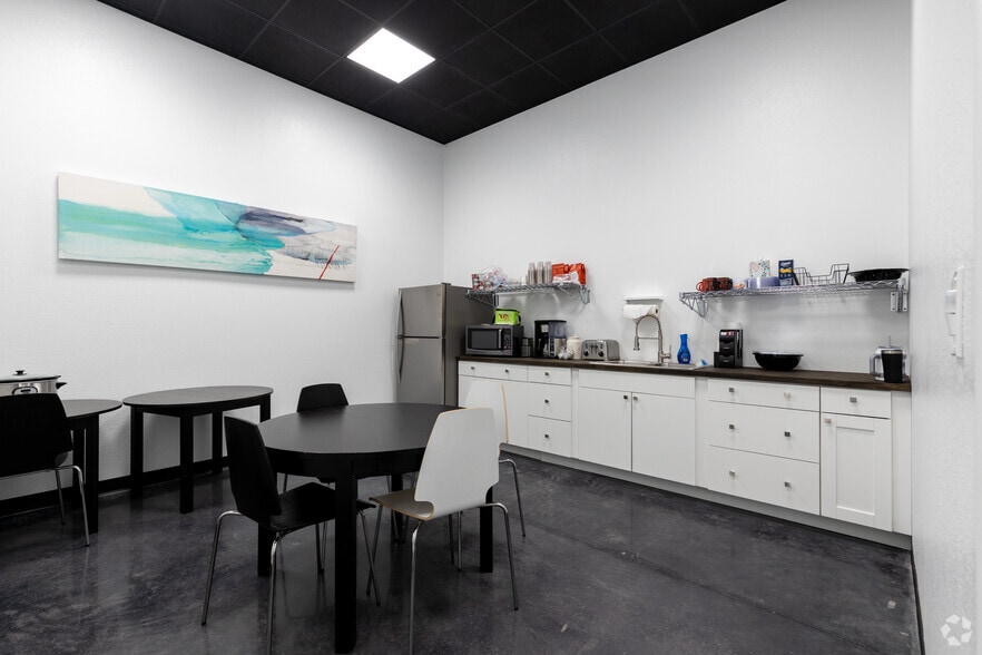 More Photos Of 1340 S Narcoossee Rd, Saint Cloud Unknown For Lease