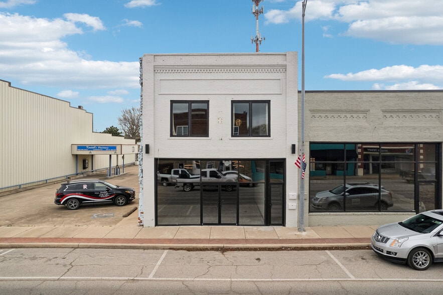 Primary Photo Of 216 E Rogers Blvd, Skiatook Storefront Retail Office For Sale