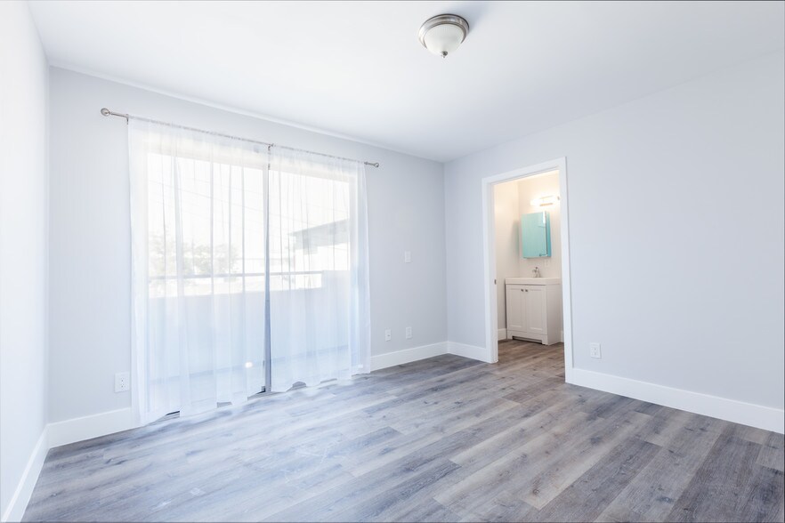 More Photos Of 3232 W Avenue 32, Los Angeles Apartments For Sale