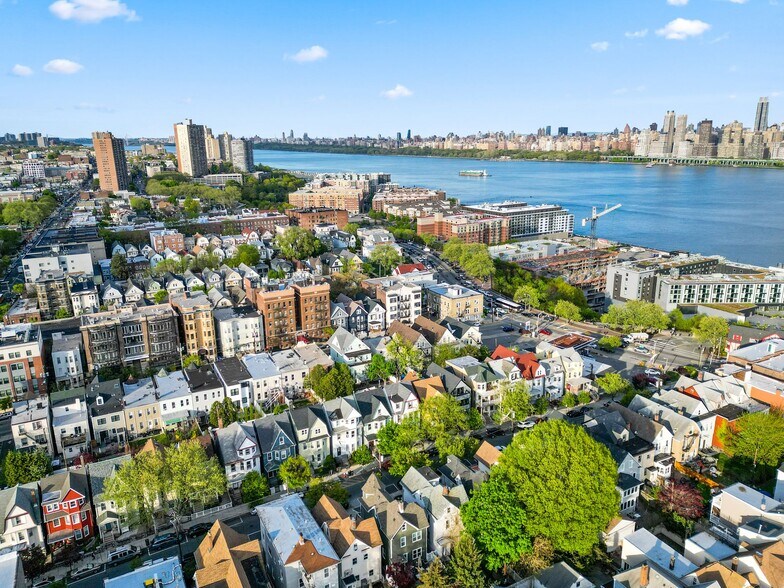 More Photos Of 14 48th St, Weehawken Apartments For Sale