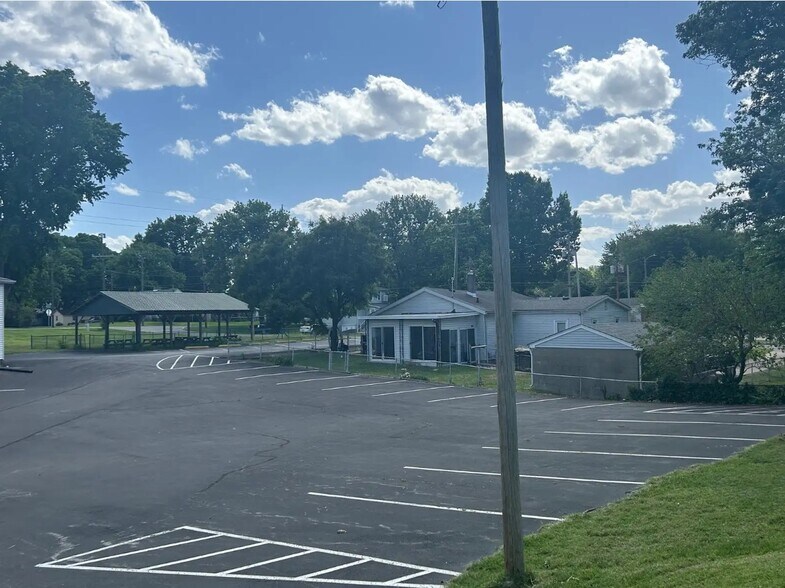 More Photos Of 125 E Montgomery Ave, Clarksville Religious Facility For Sale