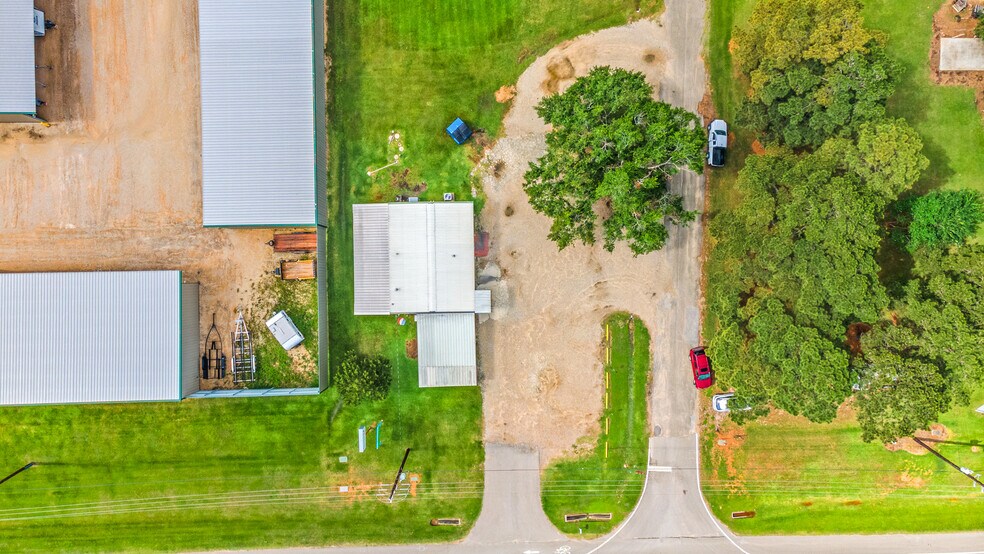 More Photos Of 12097 Fm 830 Rd, Willis Freestanding For Sale