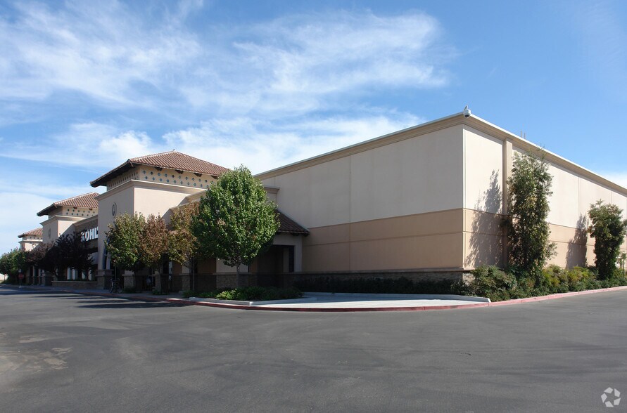 More Photos Of SW Newbury Road & Kelly Rd, Thousand Oaks Unknown For Lease