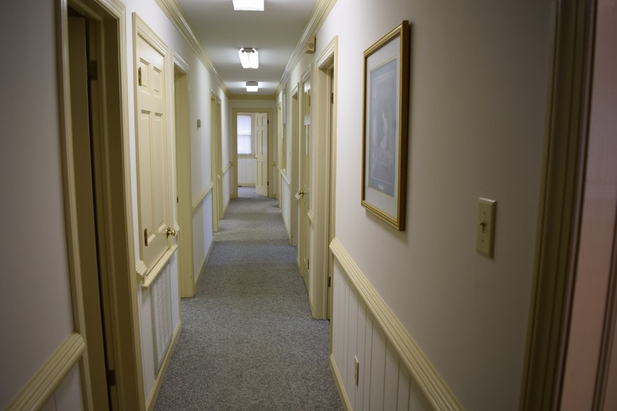 More Photos Of 13441 Warwick Blvd, Newport News Flex For Lease