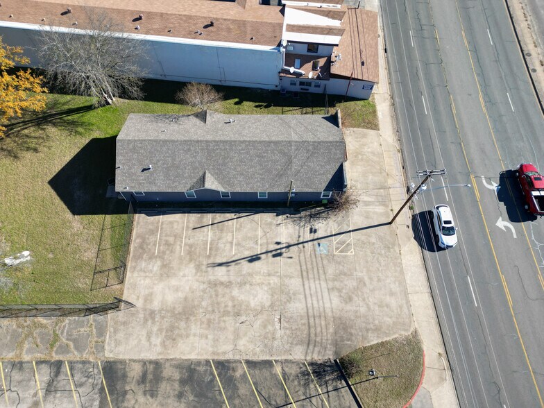 More Photos Of 1505 E Marshall Ave, Longview Medical For Sale