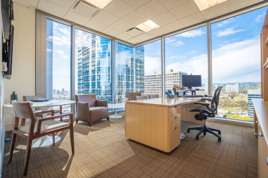 More Photos Of 2000 Avenue of the Stars, Los Angeles Office For Sale