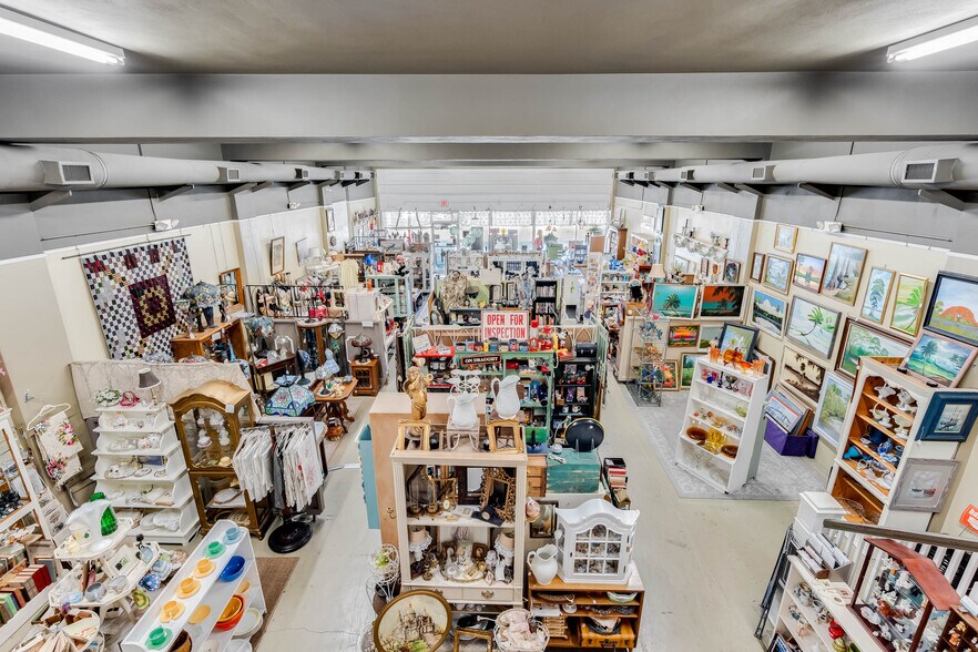 More Photos Of 114 S Woodland Blvd, Deland Storefront For Sale
