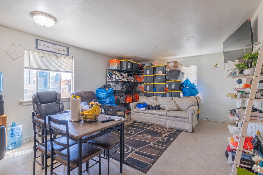 More Photos Of 3142 Coolidge Ave, Oakland Apartments For Sale