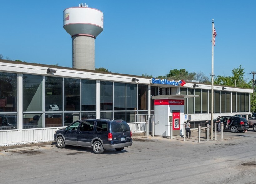 More Photos Of 1314 N 38th St, Kansas City Office For Lease