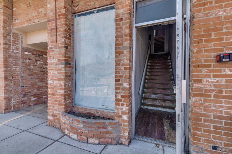 More Photos Of 110 E Main St, Forney Storefront Retail Office For Sale