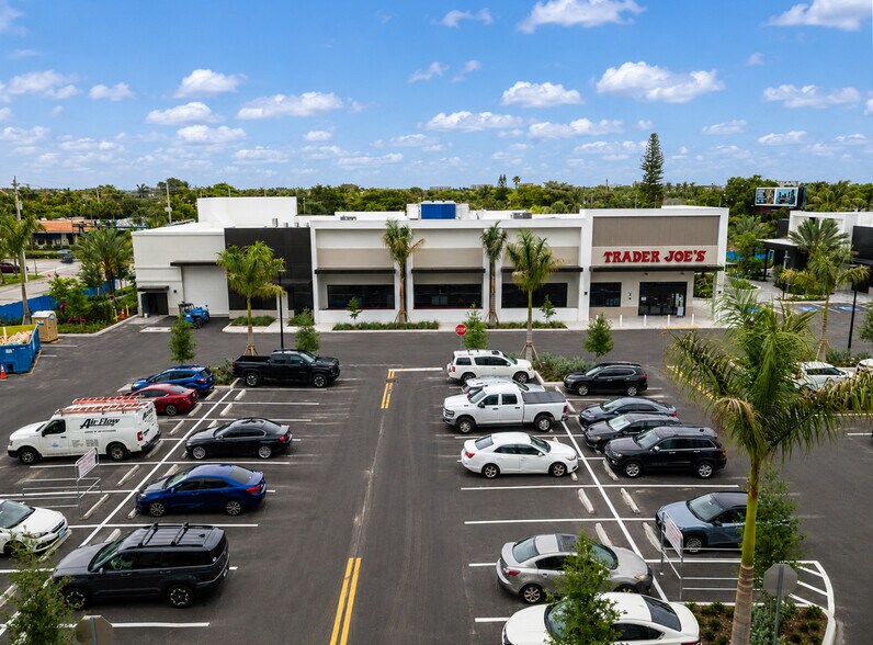 More Photos Of 8111 S Dixie Hwy, West Palm Beach Freestanding For Lease