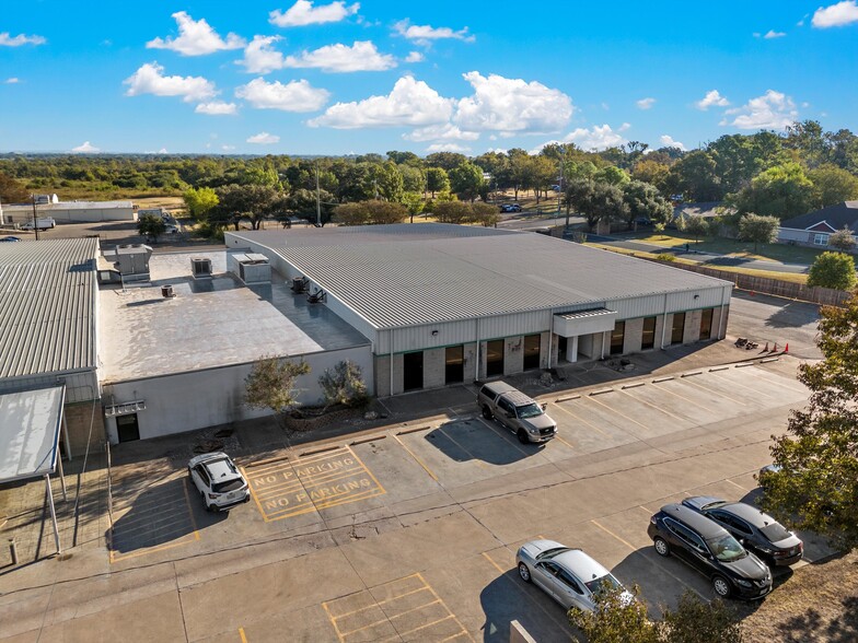 Primary Photo Of 3700 S Interstate 35 Frontage Rd, Waco Office For Lease