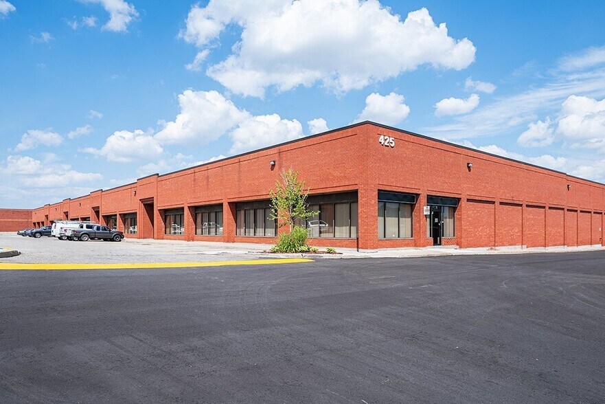 More Photos Of 335 Admiral Blvd, Mississauga Unknown For Lease