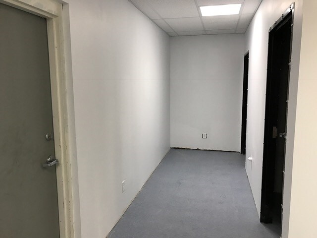 More Photos Of 2007 Kramer Ln, Austin General Retail For Lease