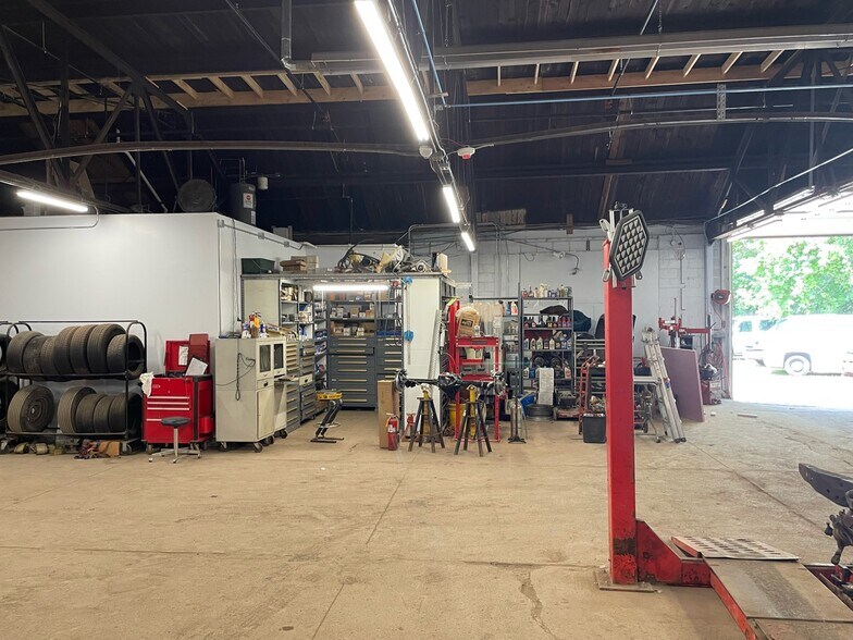 More Photos Of 1427-1431 Valley Dr, Syracuse Warehouse For Sale