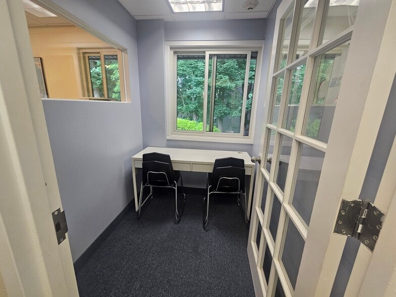 More Photos Of 124 Main St, Huntington Medical For Lease