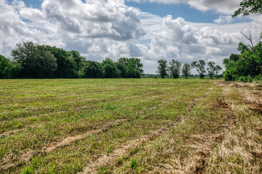 More Photos Of TBD FM 60, Snook Land For Sale