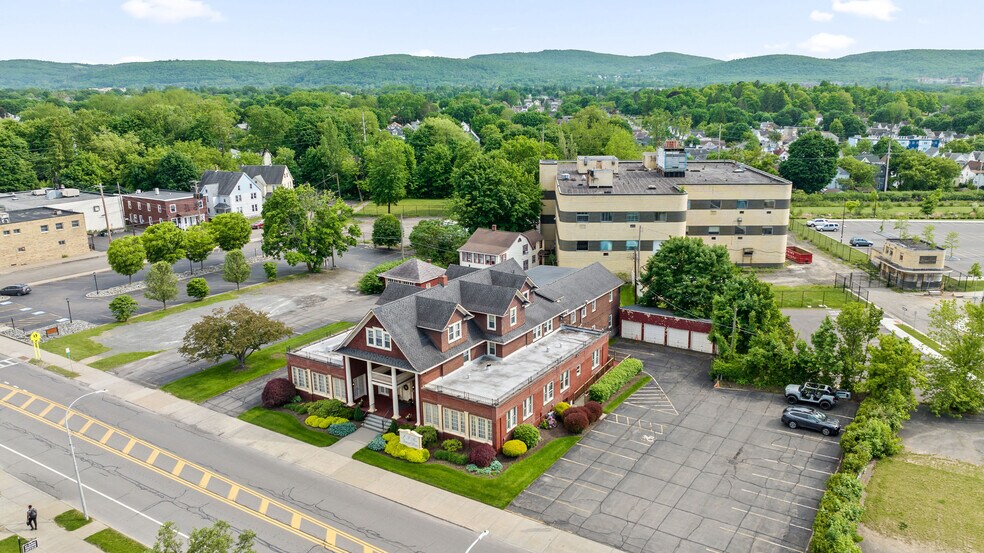 More Photos Of 150 Main St, Johnson City Medical For Sale