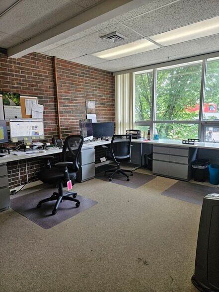 More Photos Of 35 Main St, Florence Storefront Retail Office For Lease