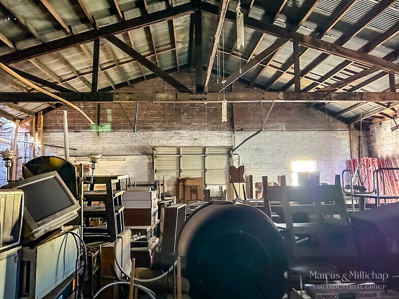 More Photos Of 309-325 S Salado St, San Antonio Warehouse For Sale