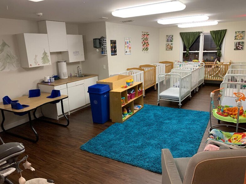 More Photos Of 5006 McEver Rd, Oakwood Daycare Center For Sale