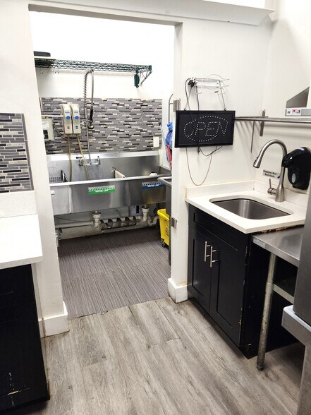 More Photos Of 3007 W Commercial Blvd, Fort Lauderdale Office For Sale