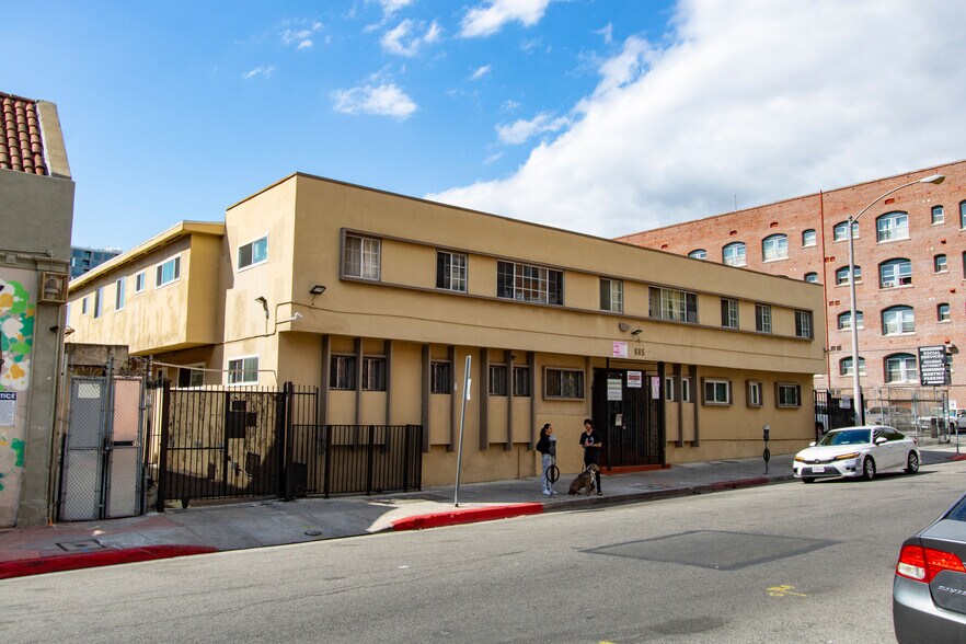 More Photos Of 685 S Coronado St, Los Angeles Apartments For Sale