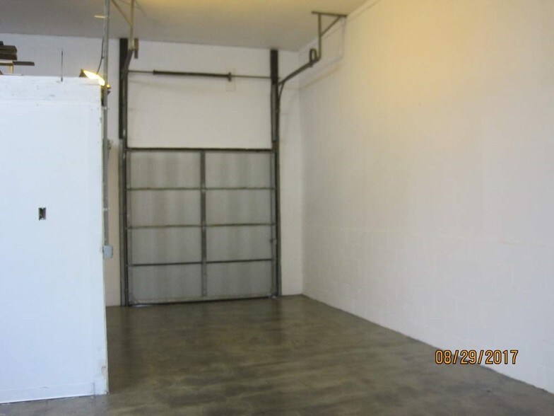 More Photos Of 4465 Limaburg Rd, Hebron Warehouse For Lease