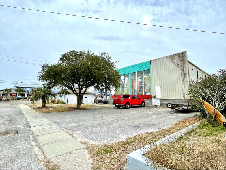 More Photos Of 201-203 Lumberton Ave, Carolina Beach Freestanding For Lease