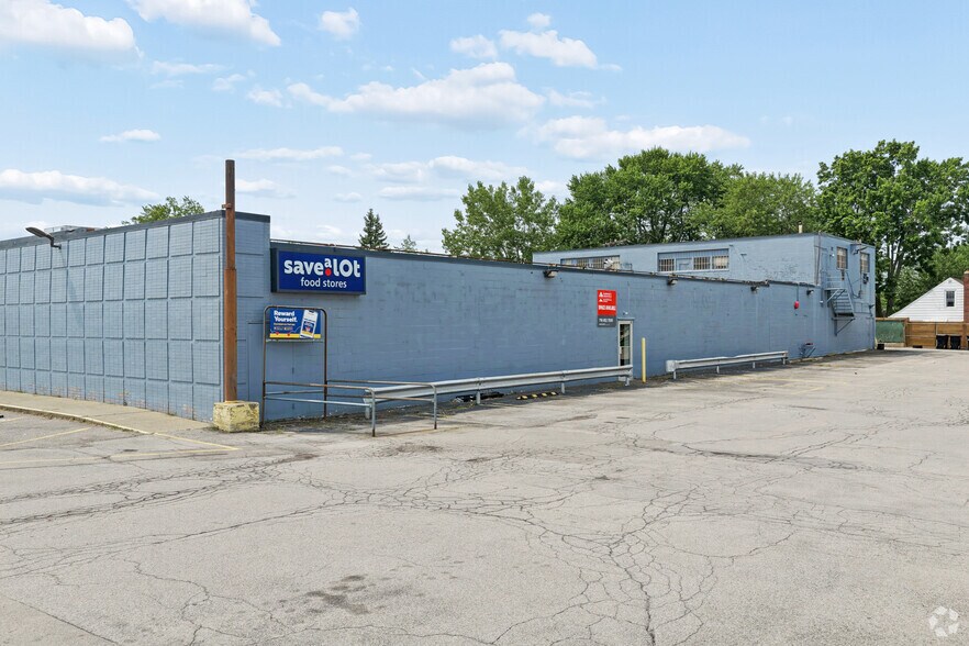 More Photos Of 3640 Delaware Ave, Tonawanda Supermarket For Sale