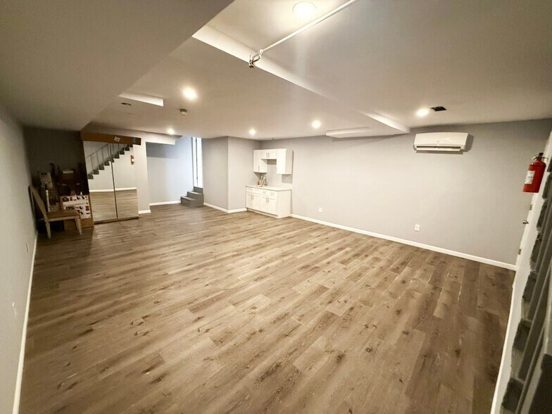 More Photos Of 1185 Elizabeth Ave, Elizabeth Storefront For Lease