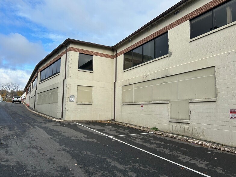 More Photos Of 93 Broadway, Menands Light Manufacturing For Sale