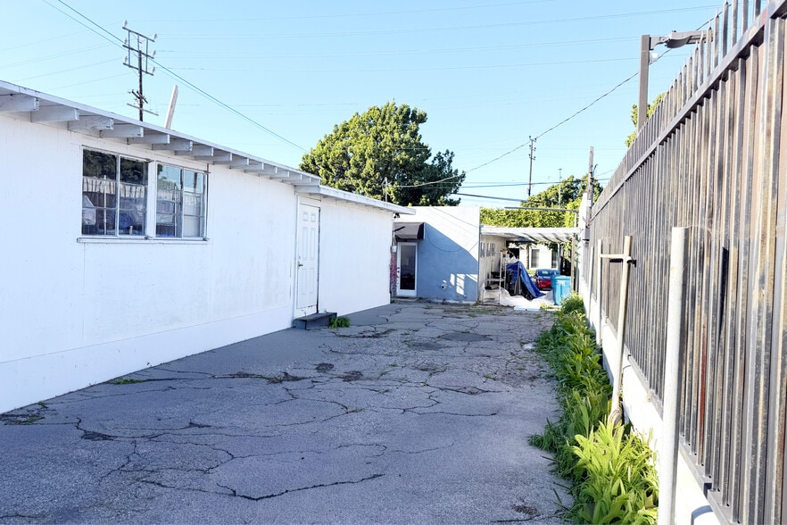 More Photos Of 5822 Venice Blvd, Los Angeles Light Manufacturing For Sale