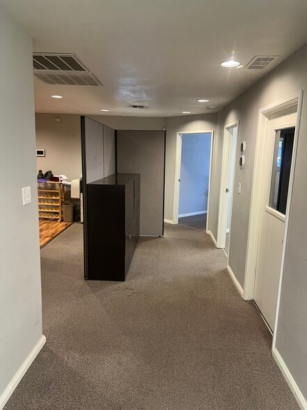 More Photos Of 1870 Avondale Ave, Sacramento Medical For Sale
