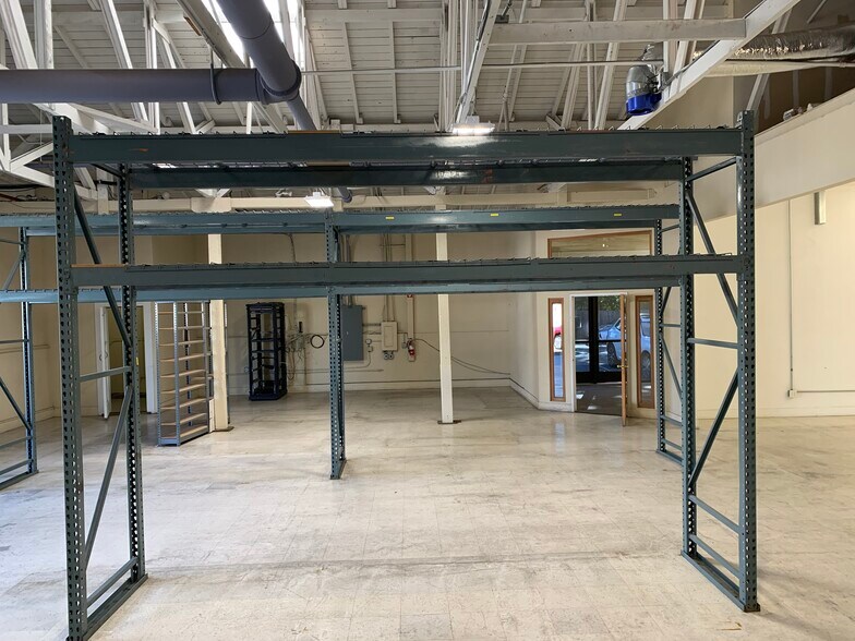More Photos Of 555 Maple St, Carpinteria Warehouse For Lease