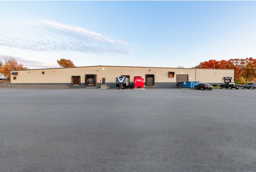 More Photos Of 175 Ward Hill Ave, Haverhill Warehouse For Lease