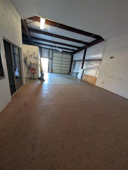 More Photos Of 246 SE Franklin, Redmond Warehouse For Sale