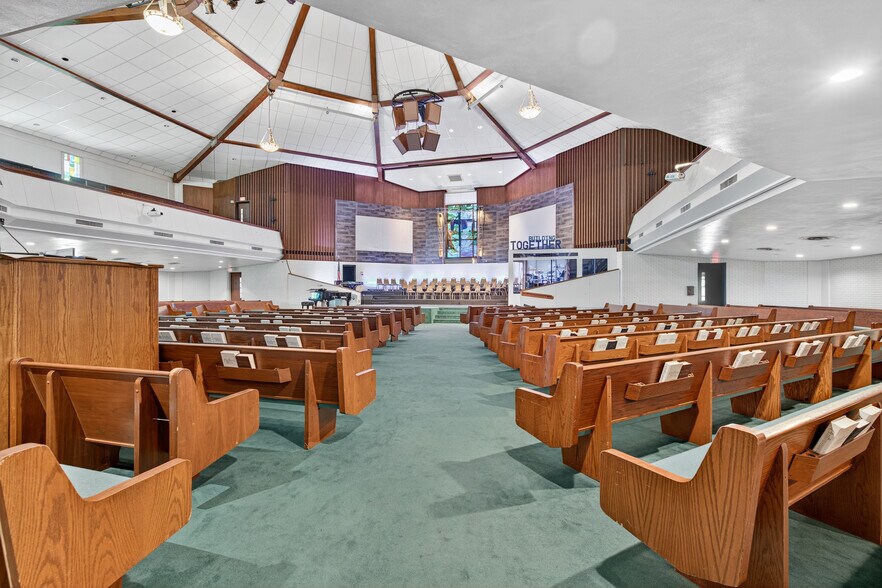 More Photos Of 147 Hurst Blvd, Hurst Religious Facility For Sale