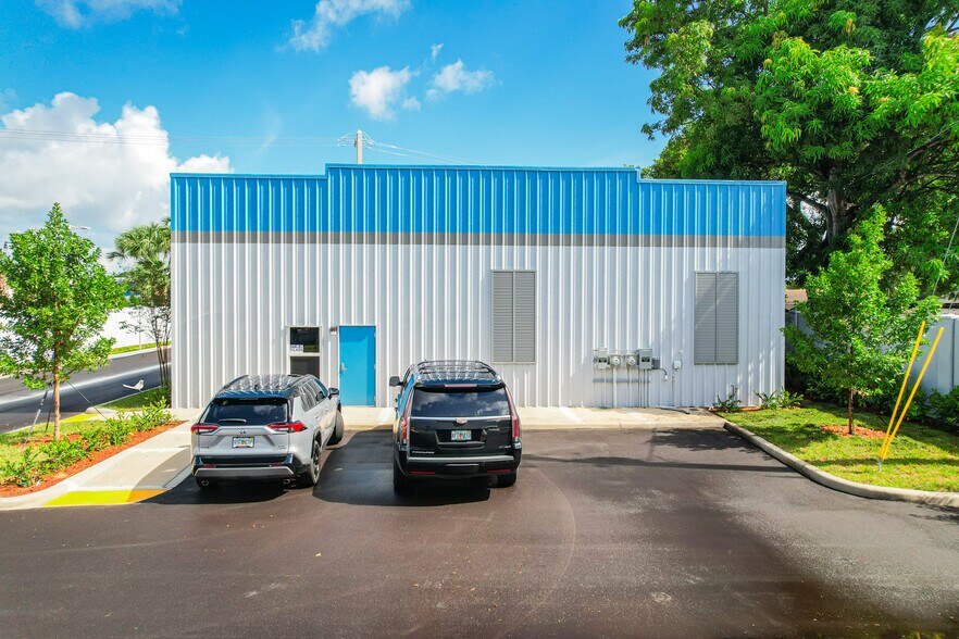 More Photos Of 621 NE 1st Ave, Pompano Beach Warehouse For Sale
