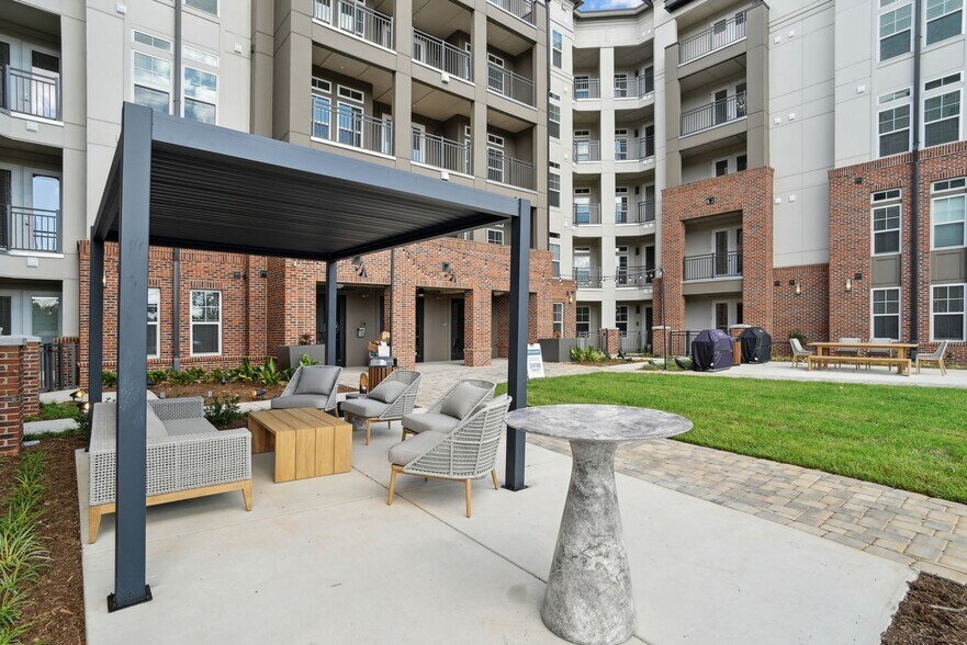 More Photos Of 222 S Main St, Mooresville Apartments For Lease