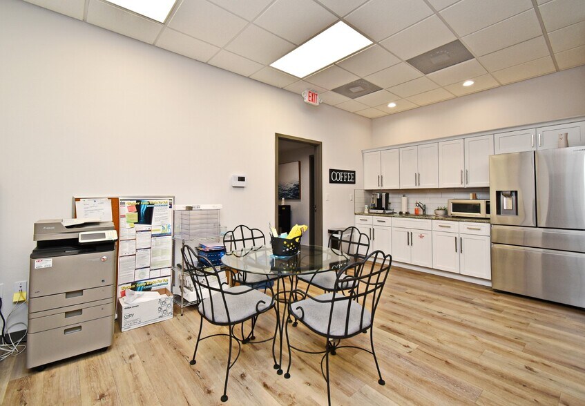 More Photos Of 2575 French Ave, Sanford Loft Creative Space For Sale